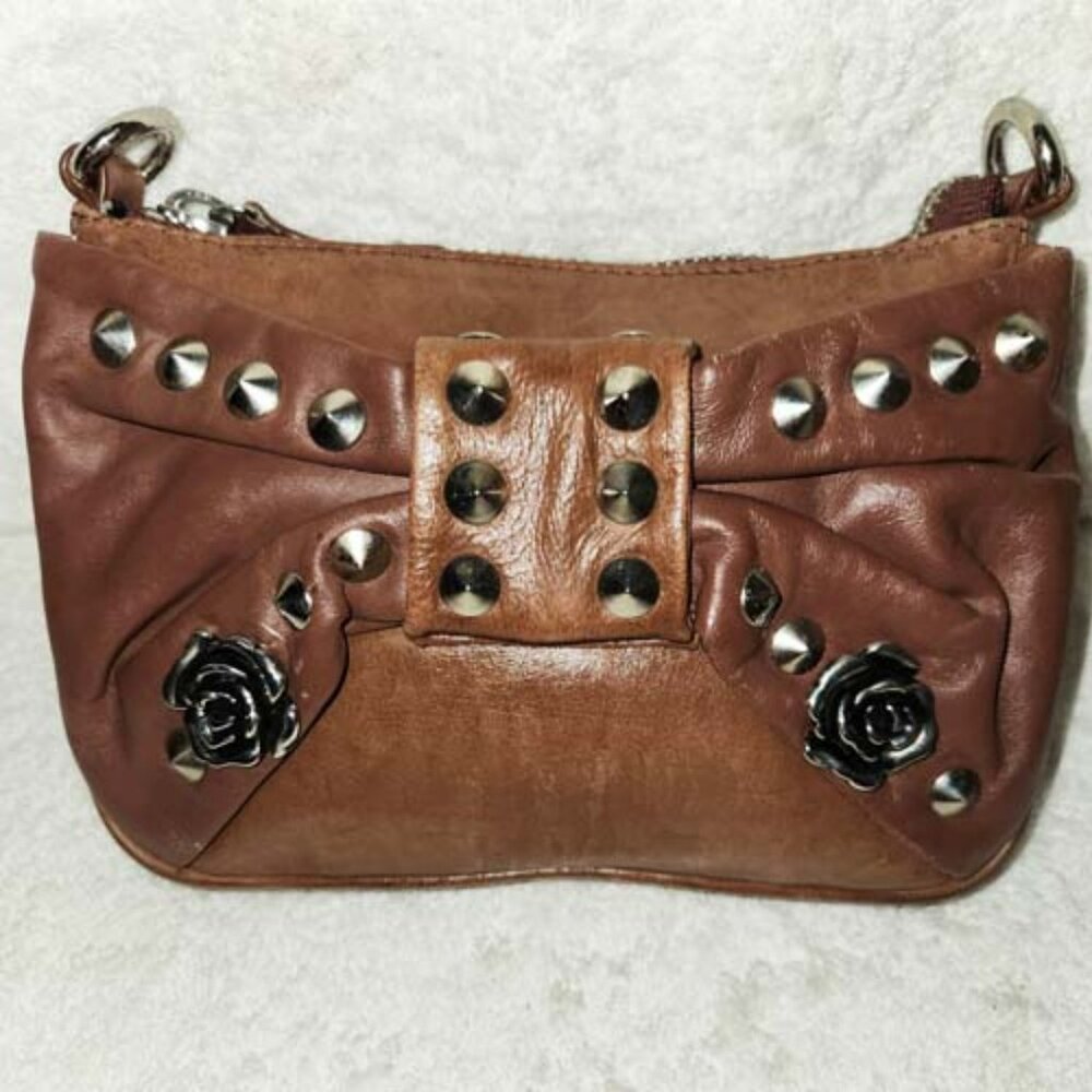 BETSY JOHNSON BROWN LEATHER CROSSBODY HANDBAG, 1 INSIDE ZIP & 1 SLIP POCKETS 9X6